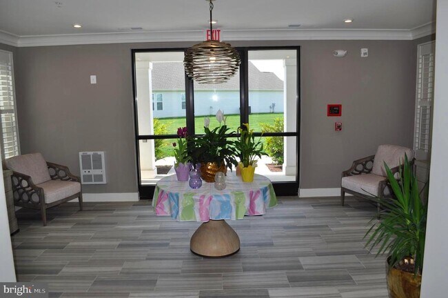 Building Photo - 170 Harrier Wy