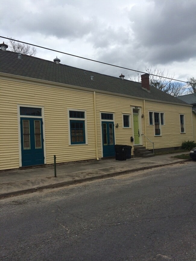 Building Photo - 7625 Oak St
