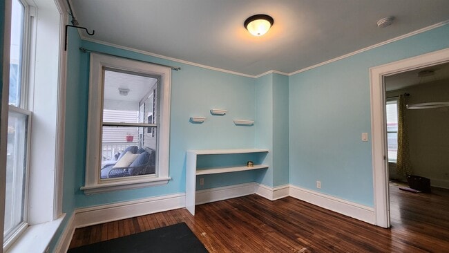 Building Photo - 513 S Brooks St