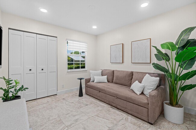 Building Photo - 1401 Hummingbird Dr