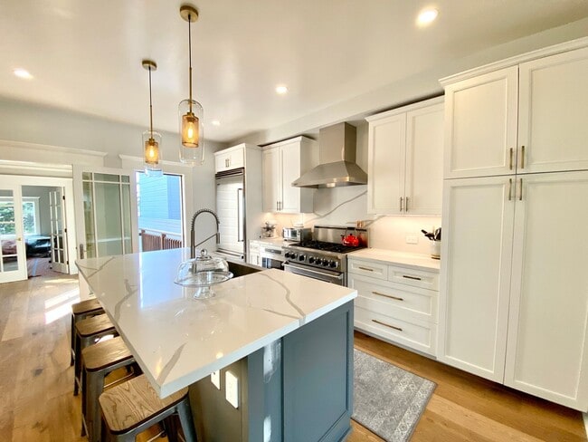 Building Photo - Gorgeous Richmond Home w/Deck and Yard