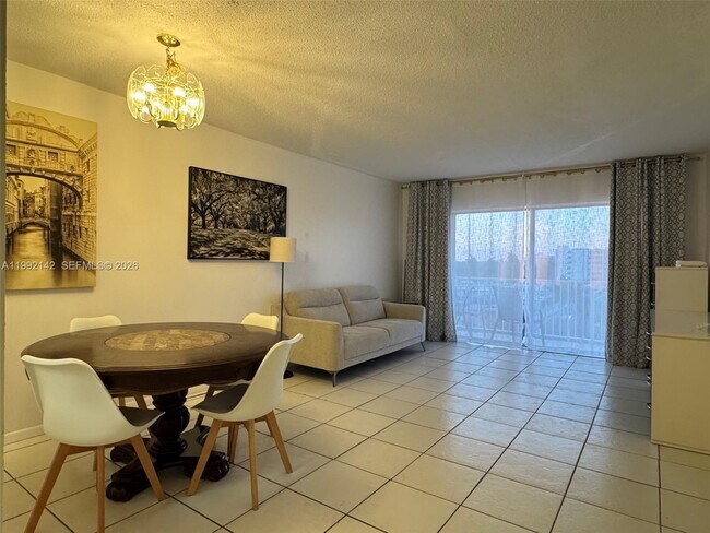 Building Photo - 2200 E Hallandale Beach Blvd
