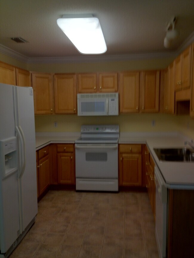 Building Photo - 2012 Bahama Dr