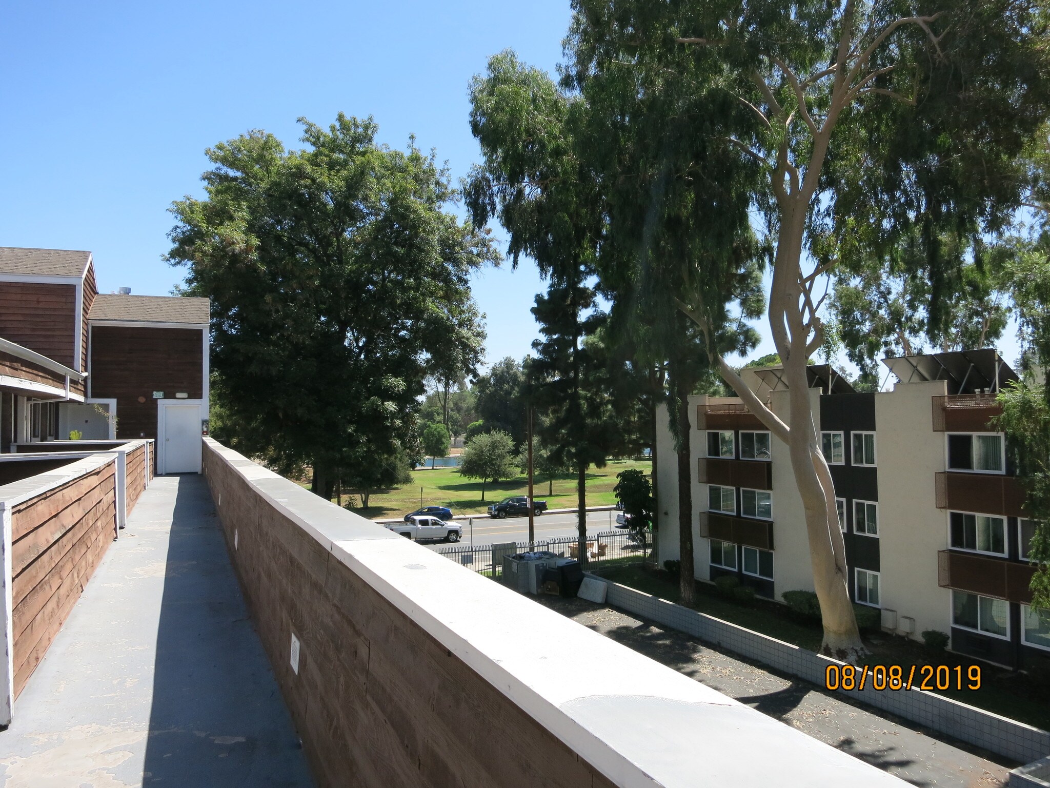 Building Photo - 6545 Reseda Blvd