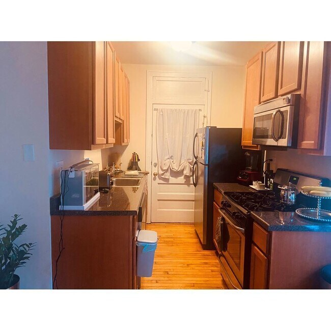 Primary Photo - 3806 W Irving Park Rd