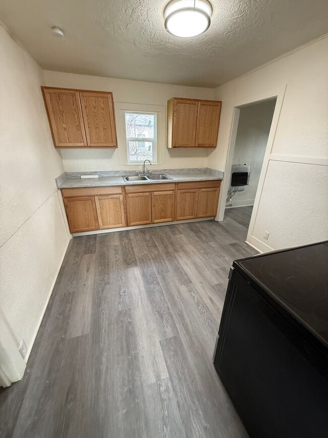 Building Photo - 3 Bedroom 1 Bath House