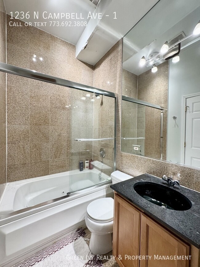 Building Photo - 2 Bed/2 Bath Condo in East Humboldt Park-G...