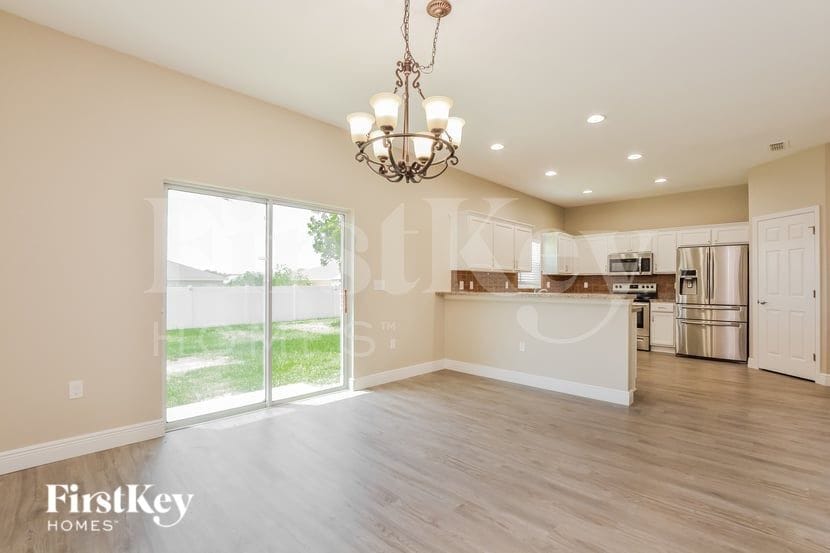 Building Photo - 109 8th St