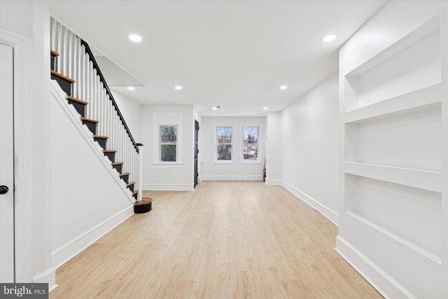 Building Photo - 417 E Upsal St