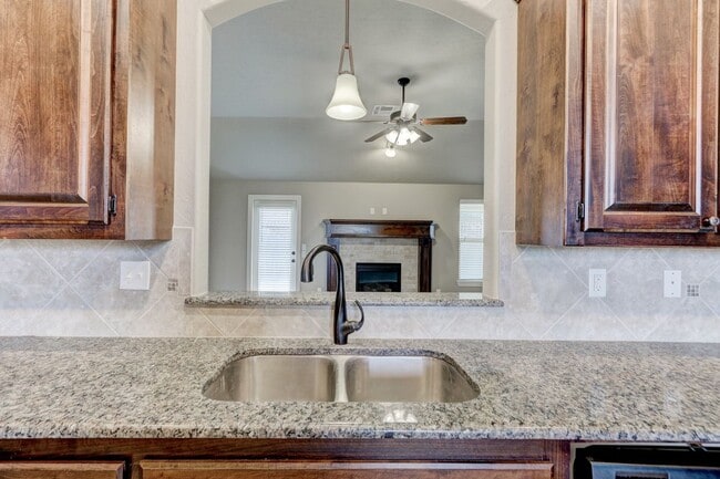 Building Photo - 308 Stoneridge Dr