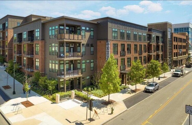 Building Photo - 6633 Dale Dr