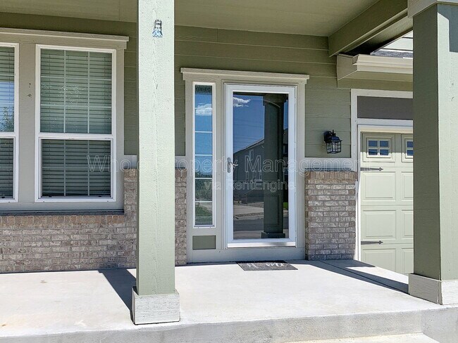 Building Photo - 15450 Carob Cir