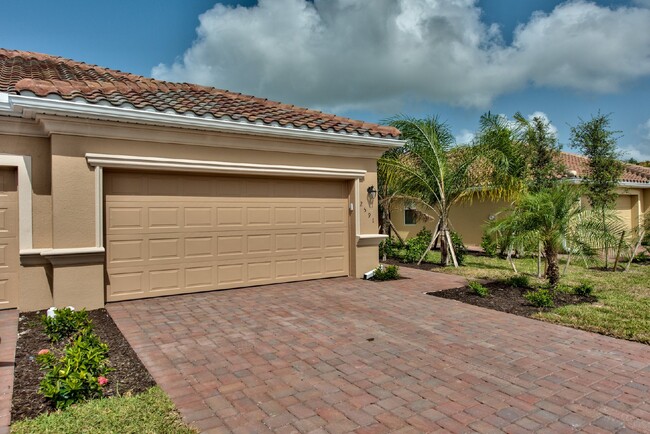 Building Photo - Brand new Villa in Orange Blossom Ranch