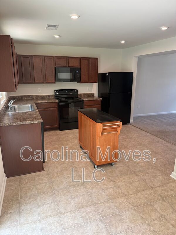 Building Photo - 126A Fernside Ct