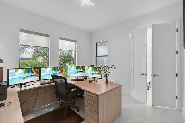 Building Photo - 17222 Blue Bayou Dr