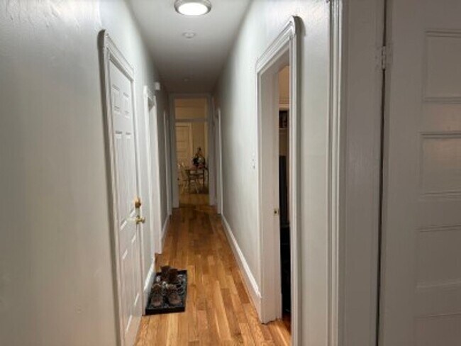 Building Photo - Allston 4.5 Bed  2 Bath - 9/1