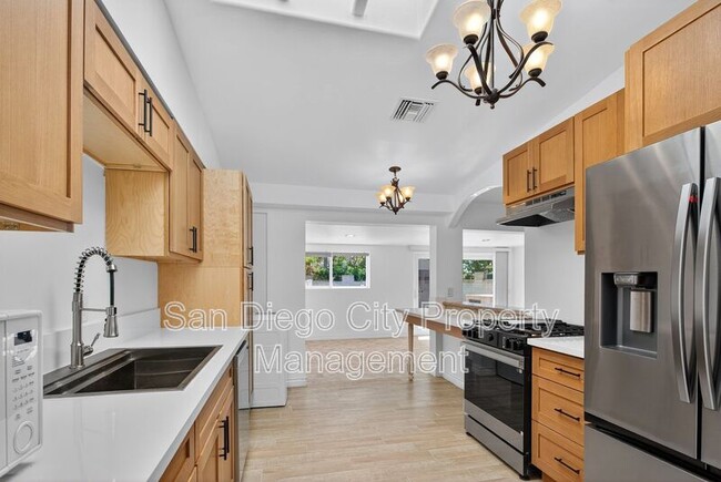 Building Photo - 2363 Judson St