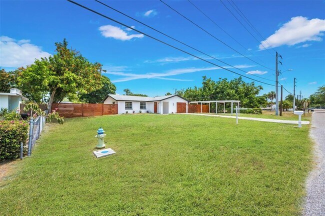 Building Photo - 208 Palmetto Rd W