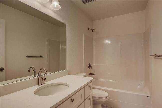 Building Photo - 1201 - 1205 N Cannon St.