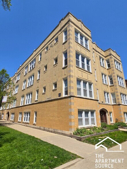 Building Photo - 2474 W Pensacola Ave