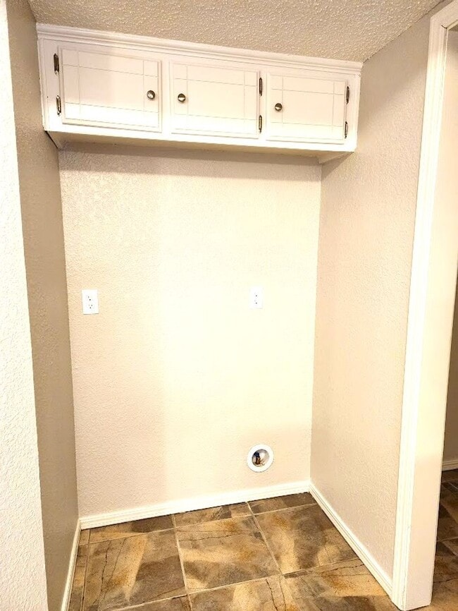 Building Photo - 3 Bed 2 Bath Home-Choctaw Trails Sec I Addition