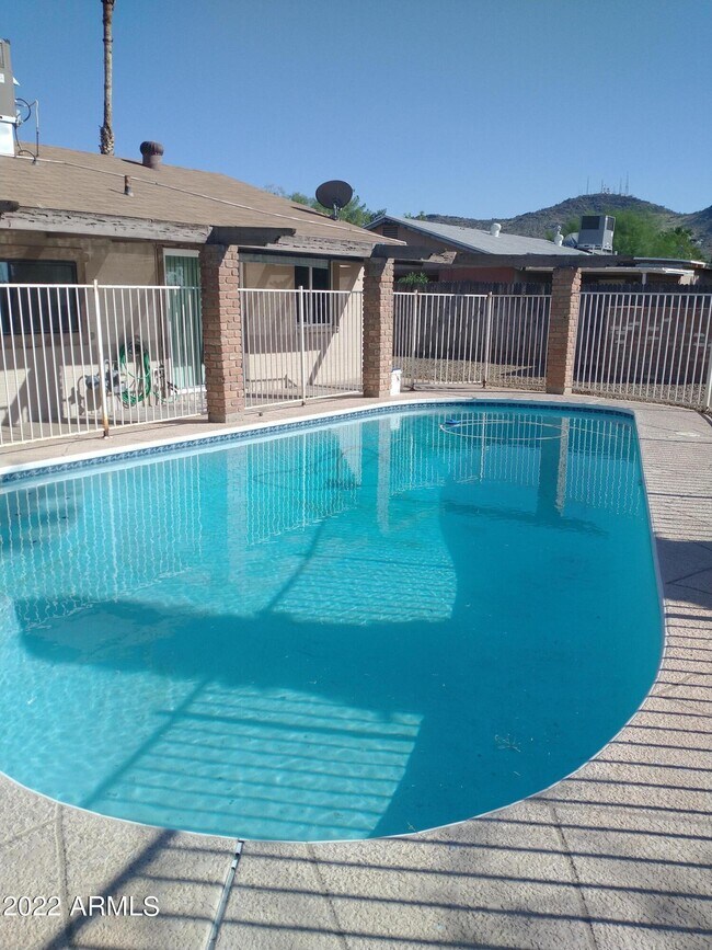 Building Photo - 13802 N 17th Ave