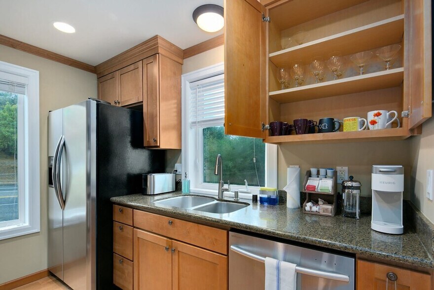 Building Photo - 2717B E Yesler Wy