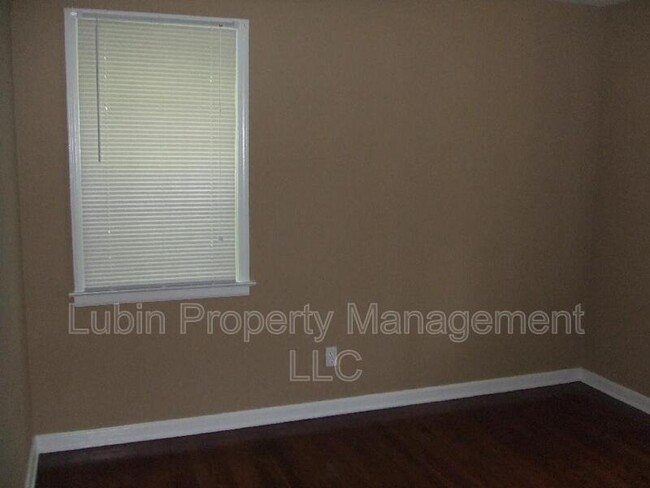 Building Photo - 2630 Whitman Ave