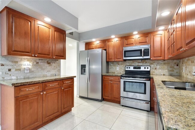 Building Photo - 12850 SW 4th Ct