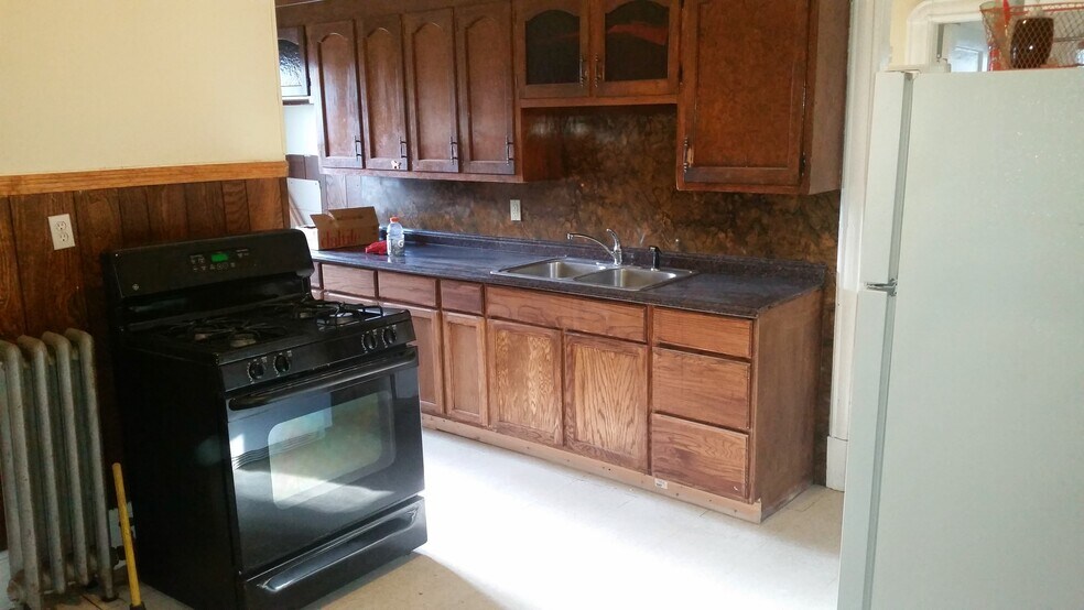 Building Photo - 94 E Alvord St