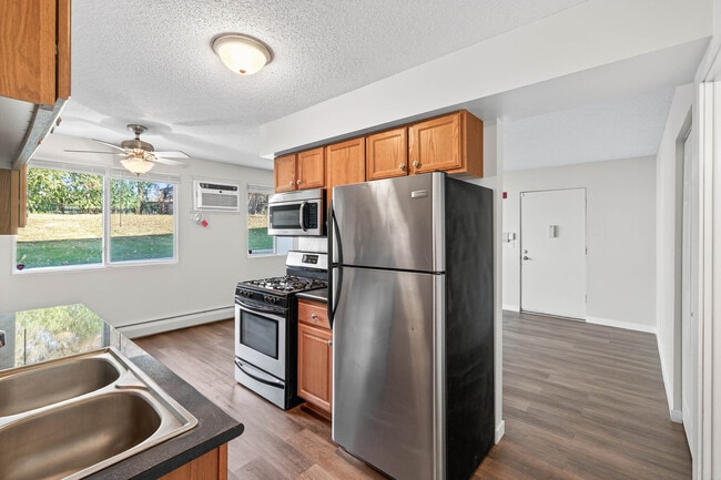 Building Photo - Rosco Apts-2720