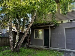 Building Photo - Charming Setting in Heart of Santa Cruz