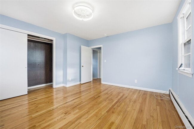 Building Photo - 305 N Terrace Ave