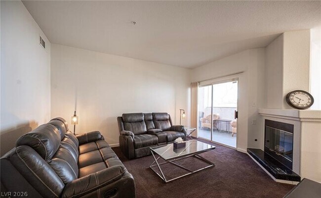 Building Photo - 6480 Annie Oakley Dr