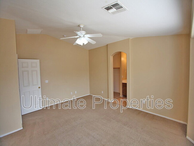 Building Photo - 2333 W Maldonado Dr