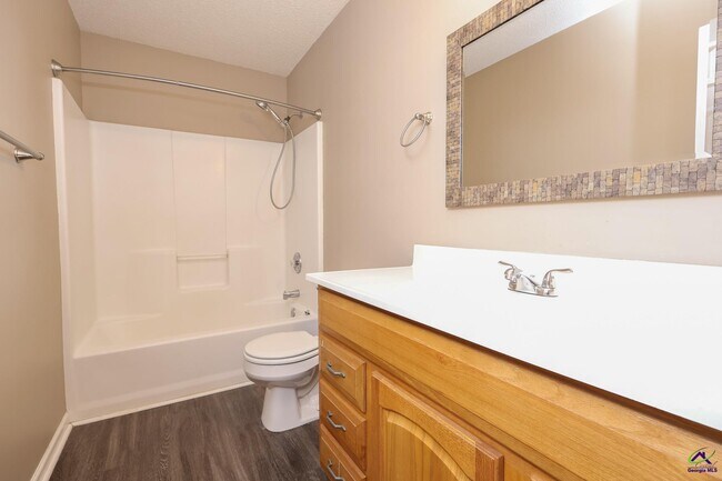 Building Photo - 103 Lions Gate