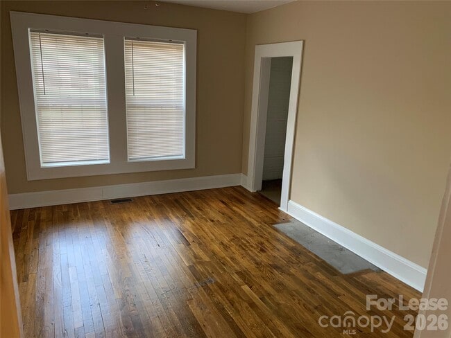 Building Photo - 208 Parker Ave