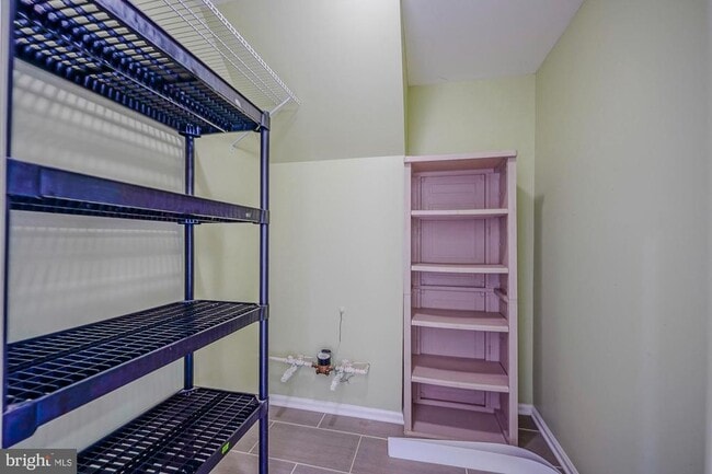 Building Photo - 3908 Grenwich Ln