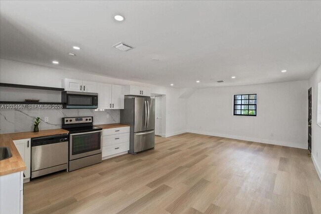 Building Photo - 1409 NW 44th St