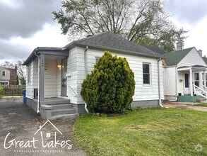 Building Photo - Beautiful 2 Bedroom 1 Bathroom now availab...