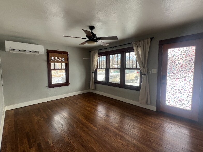 Building Photo - 419 Wood St