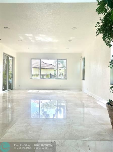 Building Photo - 4755 Chardonnay Dr