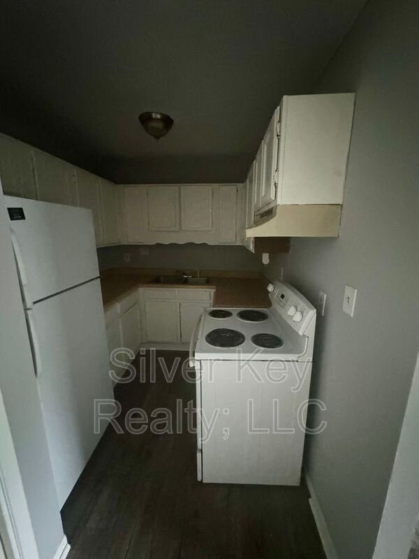 Building Photo - 311 Sunset Drive