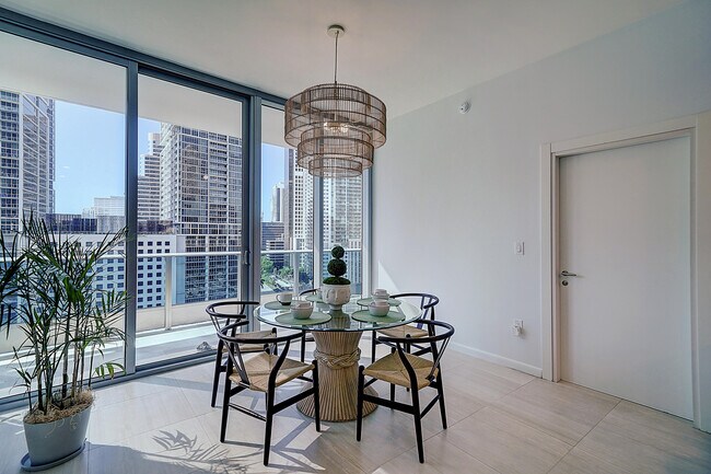Building Photo - 200 Biscayne Blvd Way