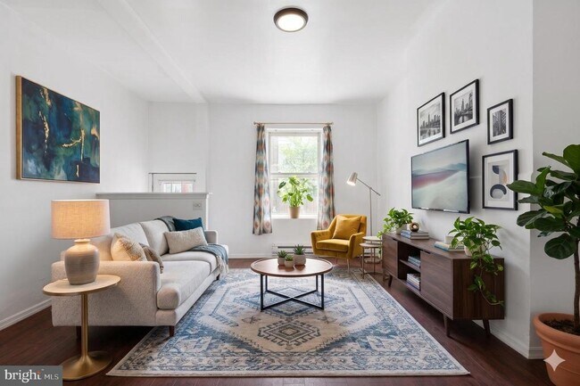 Building Photo - 525 Morse St