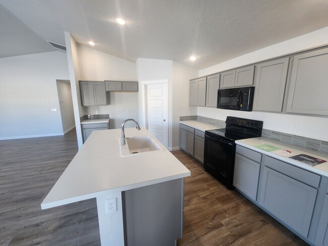 Building Photo - Brand New 4 bedroom in Star