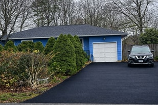 Building Photo - 30 Somerset Ave