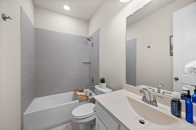 Building Photo - 2516 Briarbrook Dr