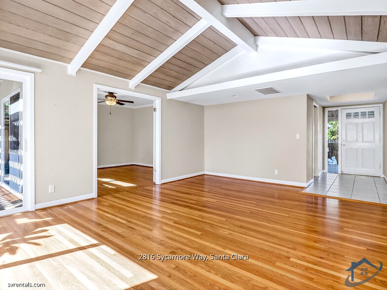 Building Photo - 2816 Sycamore Way