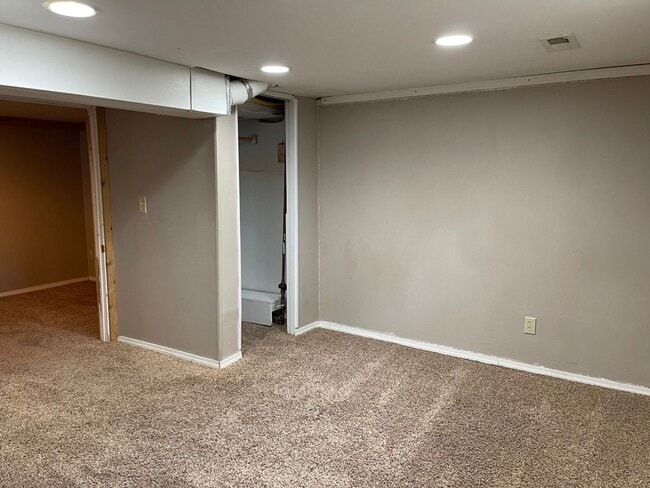Building Photo - Beautiful 4 Bedroom House!!